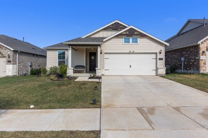 Primary Photo - 2424 Coyote Way