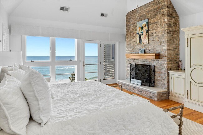 Building Photo - 390 Old Montauk Hwy