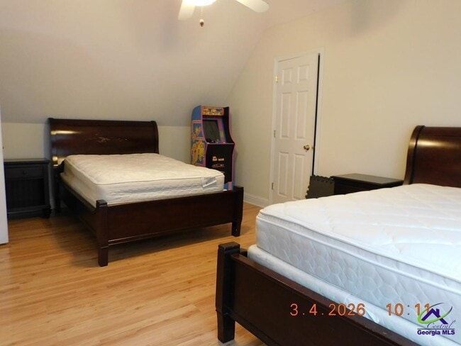 Building Photo - 214 Spanish Trail