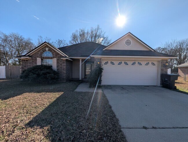 Building Photo - Move-in Ready 3 bed/ 2 bath home in South Bossier