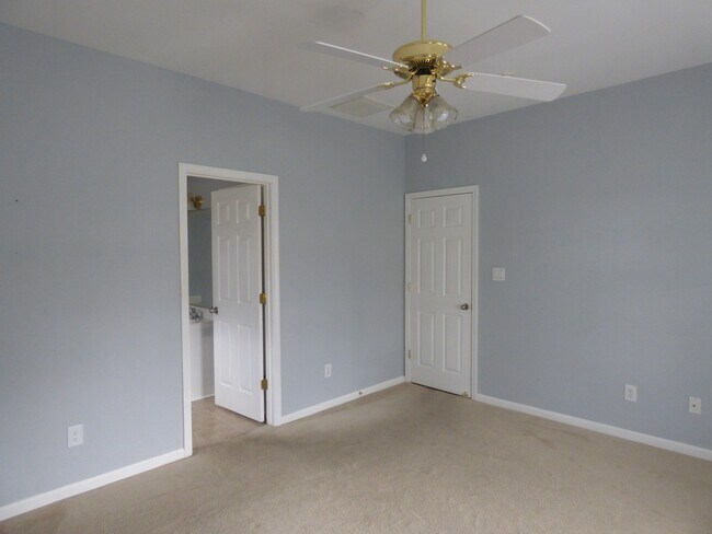 Building Photo - Beautiful 3 BR, 2 Bath Home, All Electric, Vaulted Ceilings, Walk-In Closets, Garage