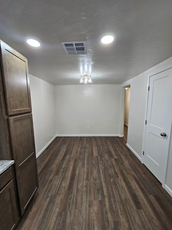 Building Photo - 8606 Brookline Ave