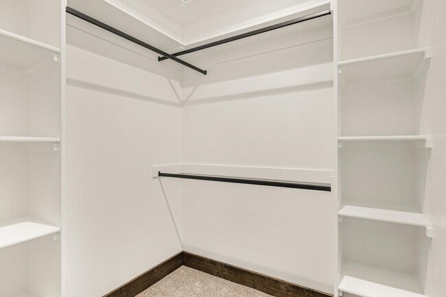 Building Photo - K288LI