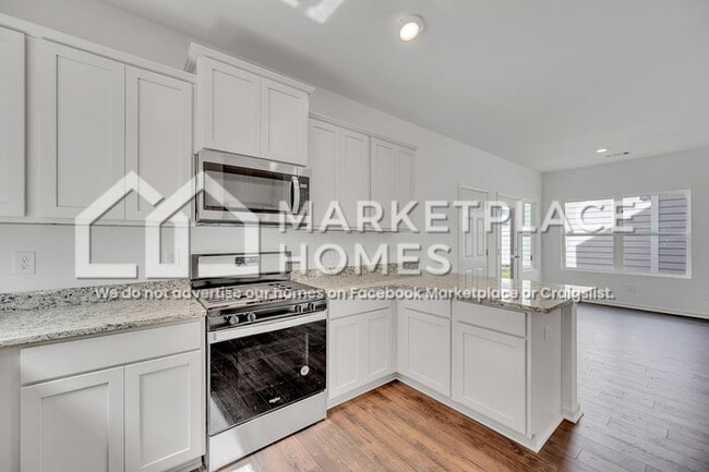 Building Photo - 5030 Pike Lp