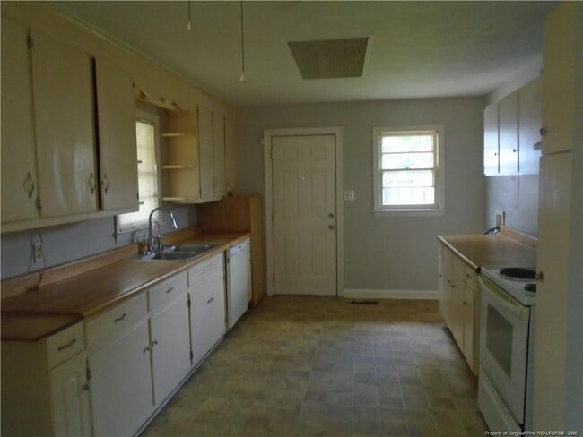 Building Photo - 1115 Poplar Dr