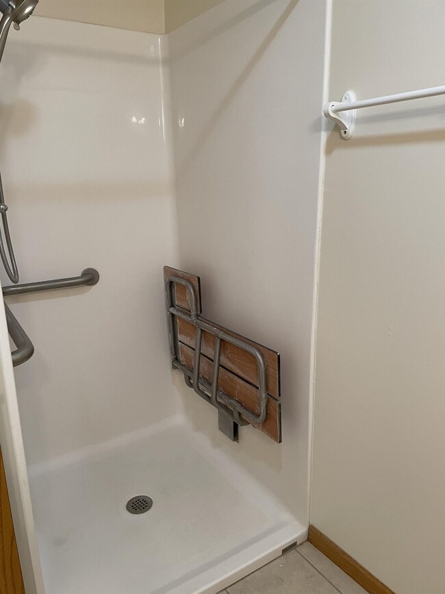 Building Photo - 521 24th St