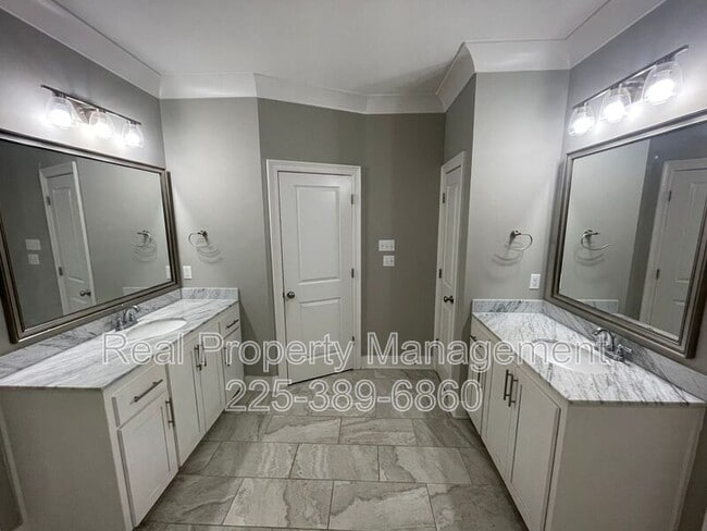 Building Photo - 12459 N Stumberg Villas Ct