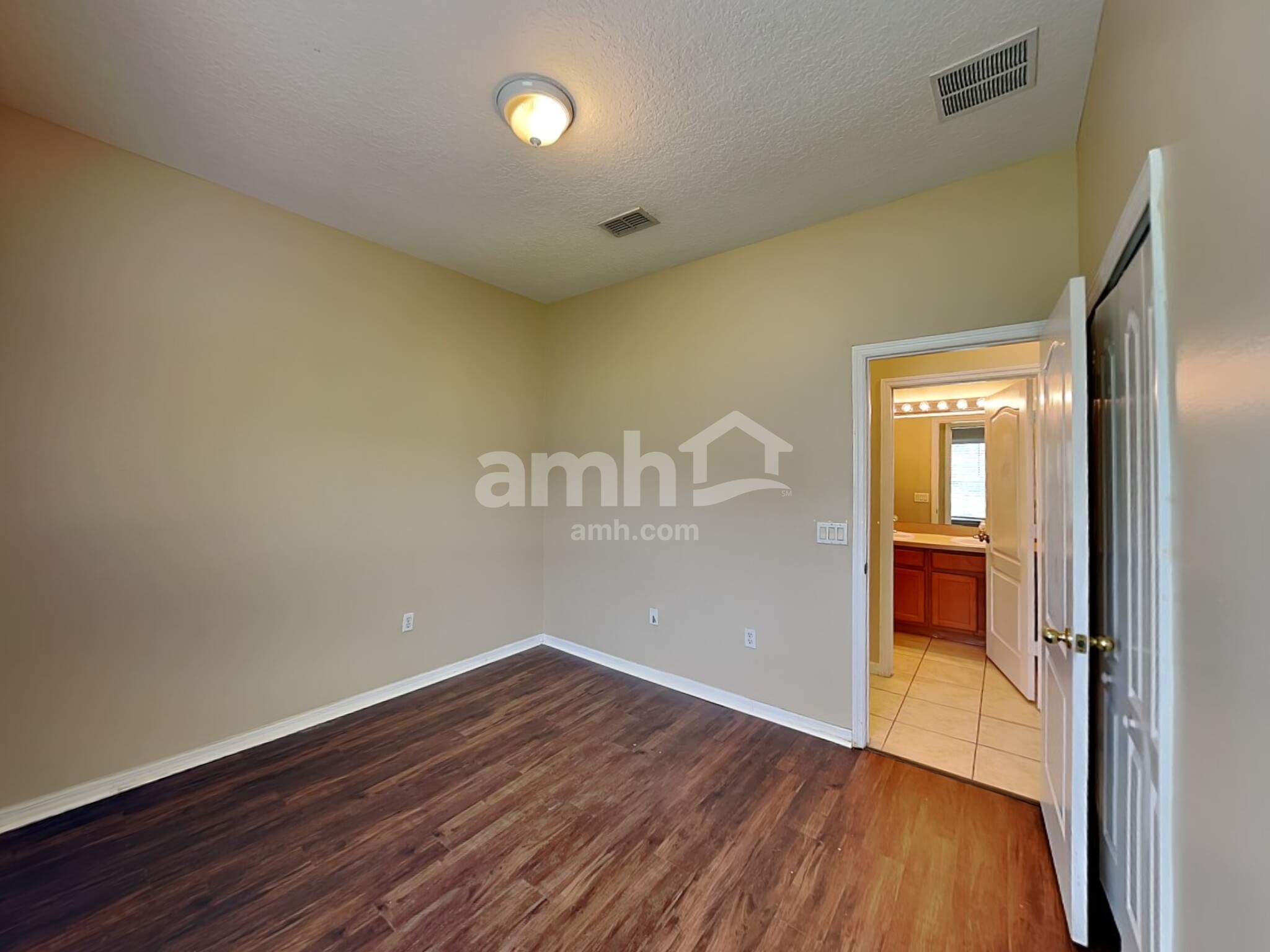 Building Photo - 3112 Dasha Palm Dr