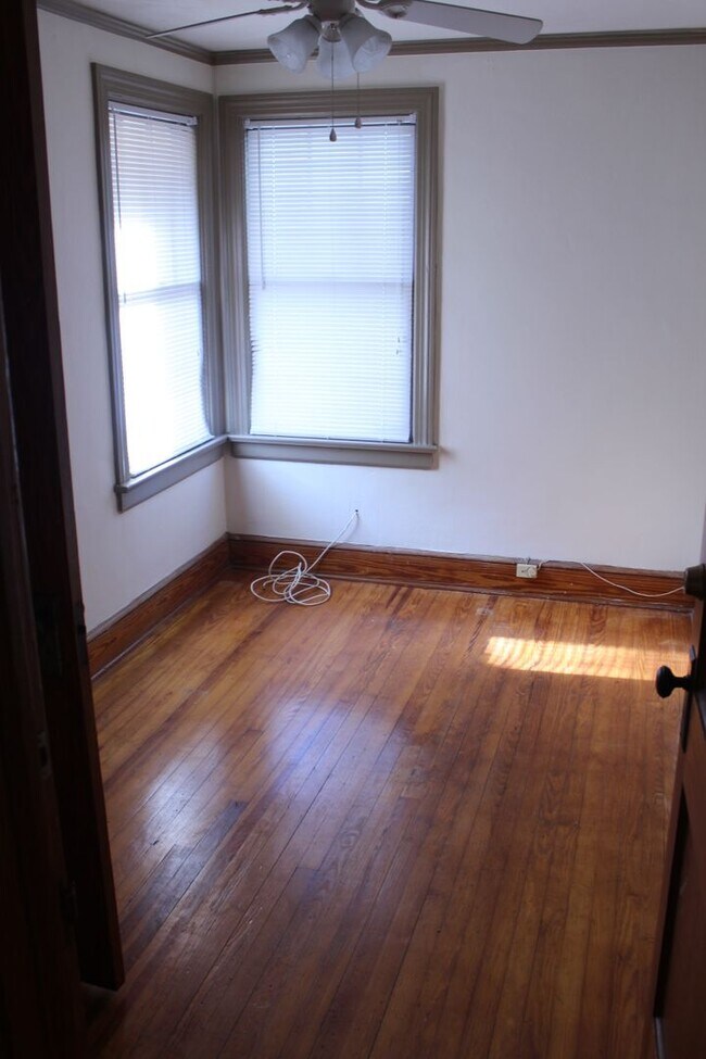 Building Photo - Fall 2026!! Historic Woodbury Row 4 Bedroo...