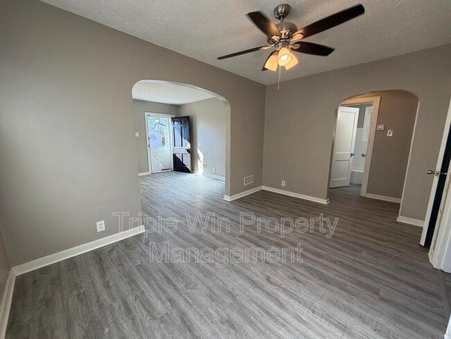 Building Photo - 3915 Itaska St