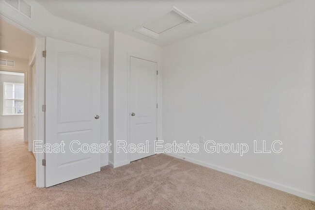 Building Photo - 11 Mengel Rd