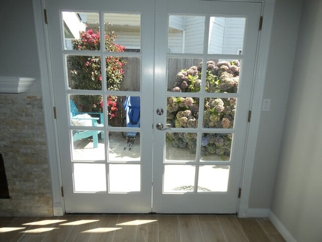 Building Photo - Charming 2 bedroom 2 bath in the heart of ...