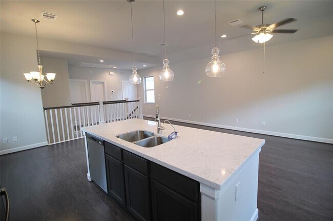 Building Photo - 11917 Oakmont Valley Trace