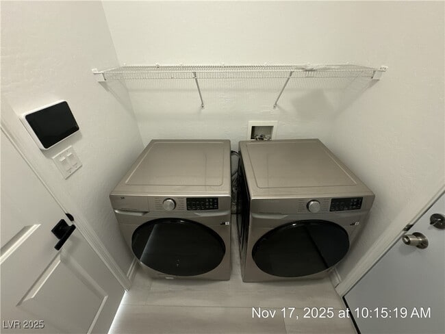 Building Photo - 2335 Meteor Shower St