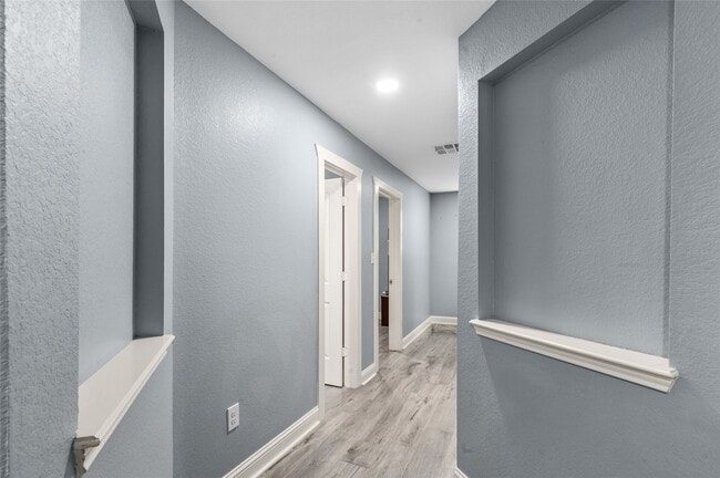 Building Photo - 3853 Rosedale St