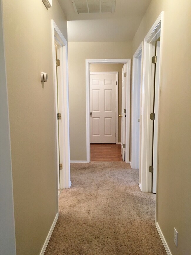 Building Photo - Beautiful 3 bed 2 bath home in a quiet cul-d-sack in downtown Eagle off Palmetto Ave