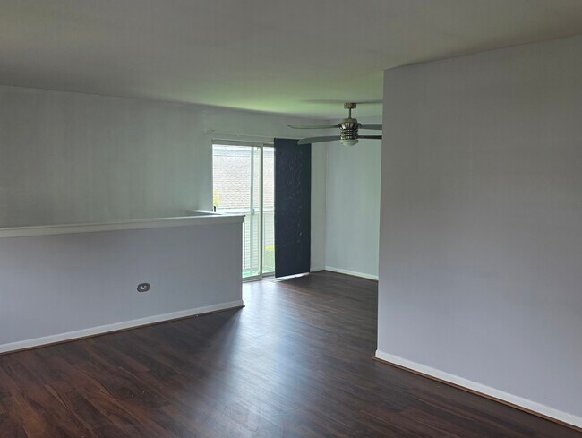 Building Photo - 422 N Lake Shore Dr
