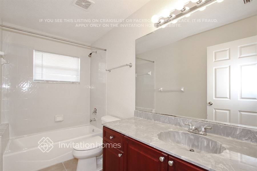 Building Photo - 260 La Mancha Ave