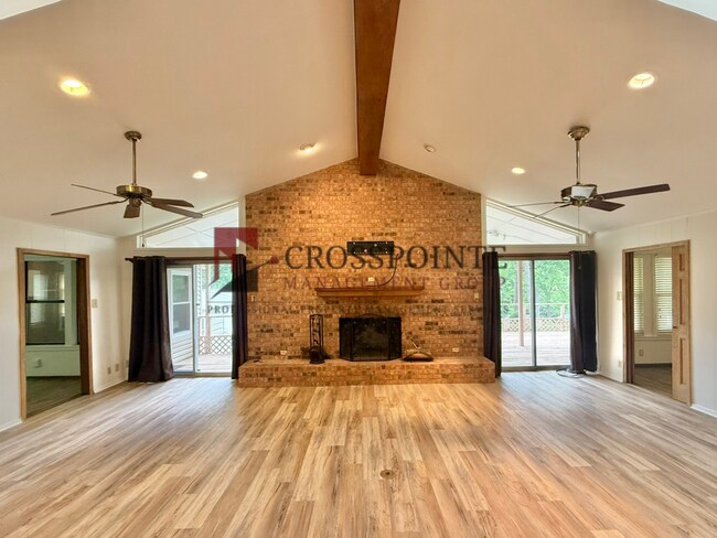 Building Photo - Waterfront 2 Bedroom, 2.5 Bathroom Home!