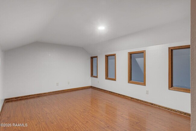 Building Photo - 219 Cherry St