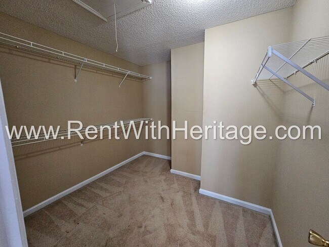 Building Photo - WOW!!! GORGEOUS HOME IN POPULAR CREEKSIDE SUBDIVSION / SWIM / TENNIS / UPGRADES GALLORE