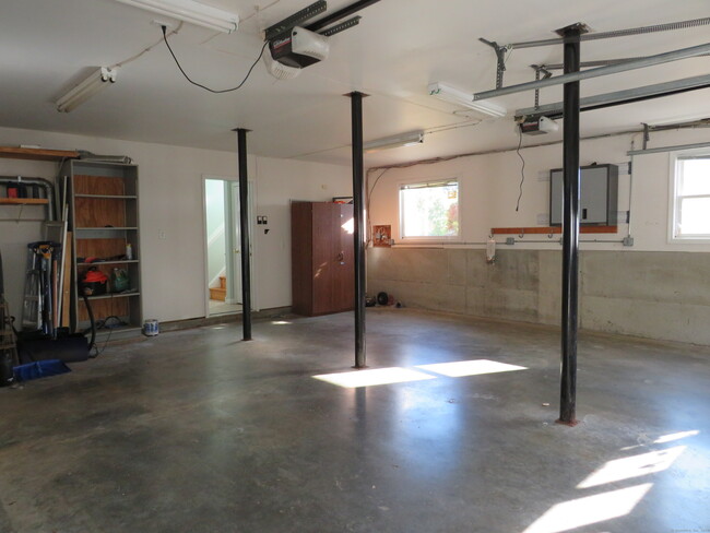 Building Photo - 15 Hayestown Heights