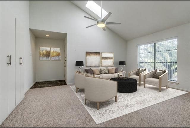 Building Photo - 7525 Holly Hill Dr