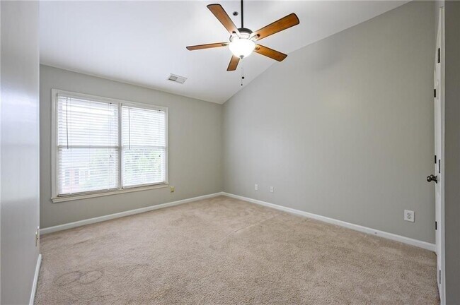 Building Photo - 600 Vinings Estates Dr SE