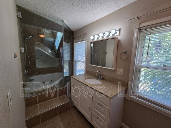 Building Photo - 407 Bayard St