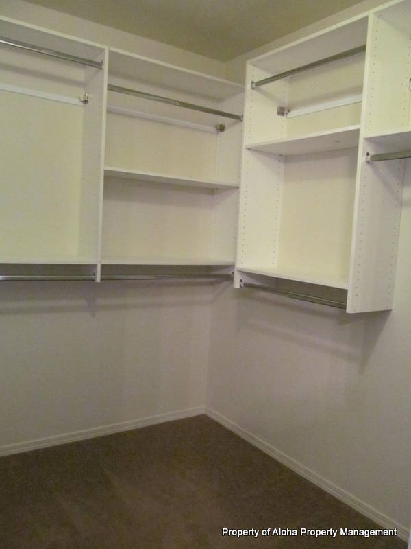 Building Photo - 1049 W Pine Ave