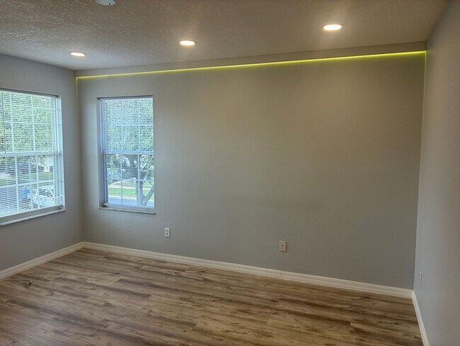 Building Photo - 2641 Emerald Island Blvd