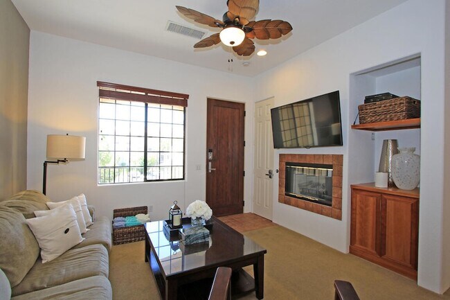 Building Photo - 50630 Santa Rosa Plz