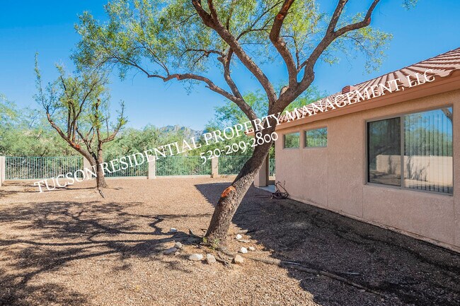 Building Photo - 11174 N Sand Pointe Dr