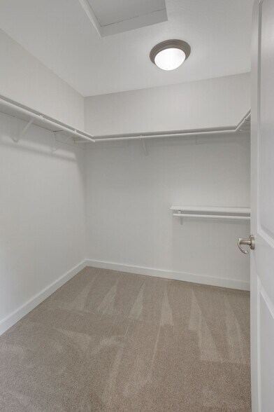 Building Photo - 12300 Harbour Pointe Blvd