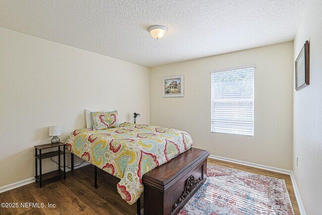 Building Photo - 2408 Bonnie Lakes Dr