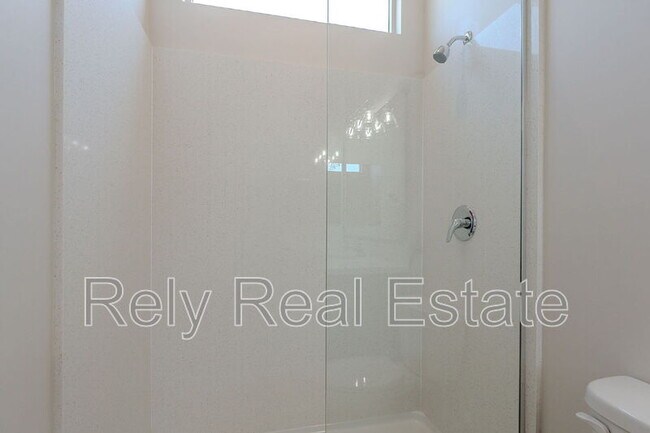 Building Photo - 6050 E Hidden Valley Dr