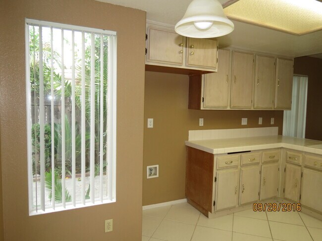 Building Photo - Beautiful Oasis-High Ceiling- Tile and Car...