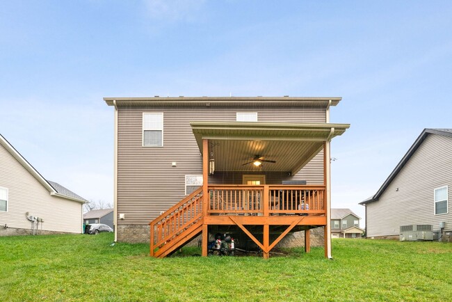 Building Photo - 3 Bedroom Home For Rent Near Heritage Park...