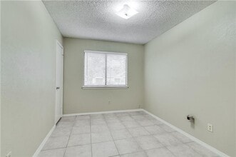 Building Photo - Cozy Single-Story 3 Bed, 2 Bath Home Near South Congress