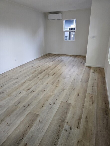 Building Photo - 439 Neal St