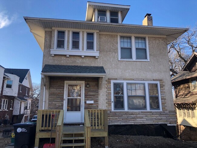 Primary Photo - 5 Bedroom Rental House- Field Club Neighbo...