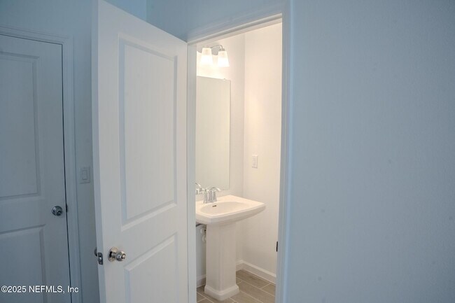 Building Photo - 2221 Windward Cay Ln