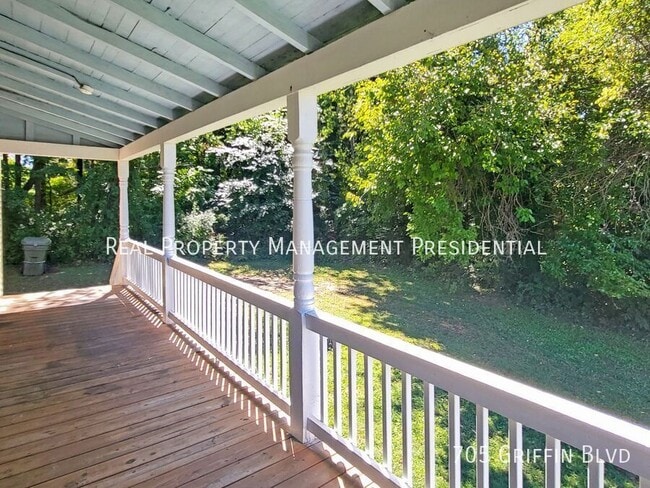 Building Photo - 705 Griffin Blvd