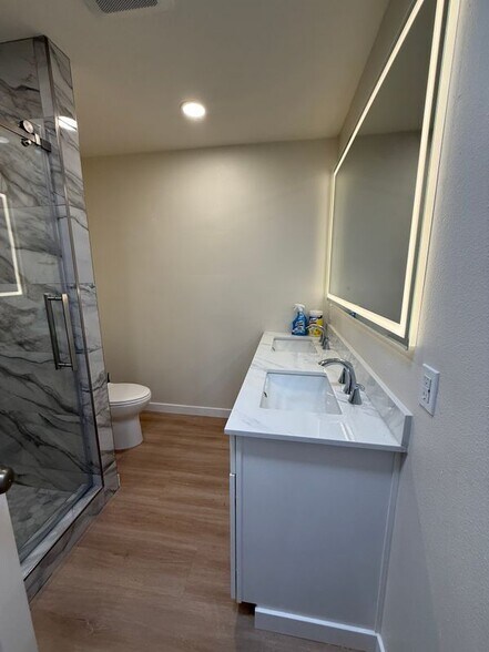 Building Photo - 105 S Roosevelt Ave