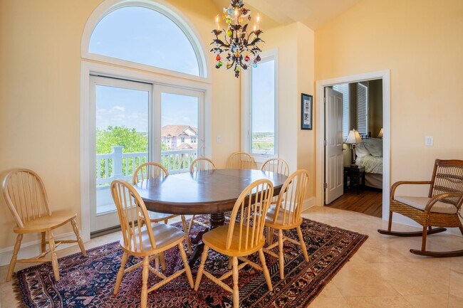 Building Photo - RENT MONTHLY THIS AMAZING HOME THIS OFF-SEASON