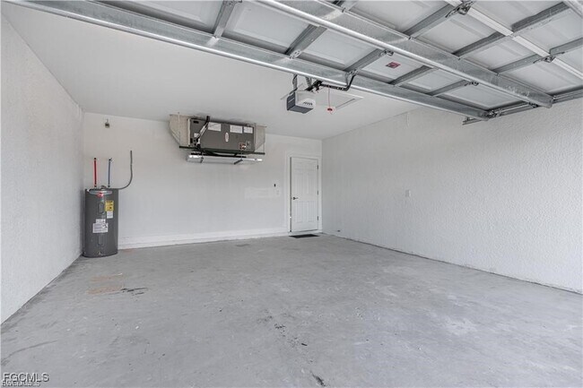 Building Photo - 3820 Embers Pkwy W