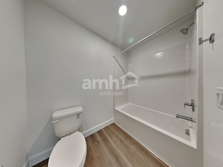 Building Photo - 10530 Lagaspi Dr