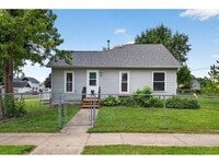 Building Photo - 17 2nd St NE