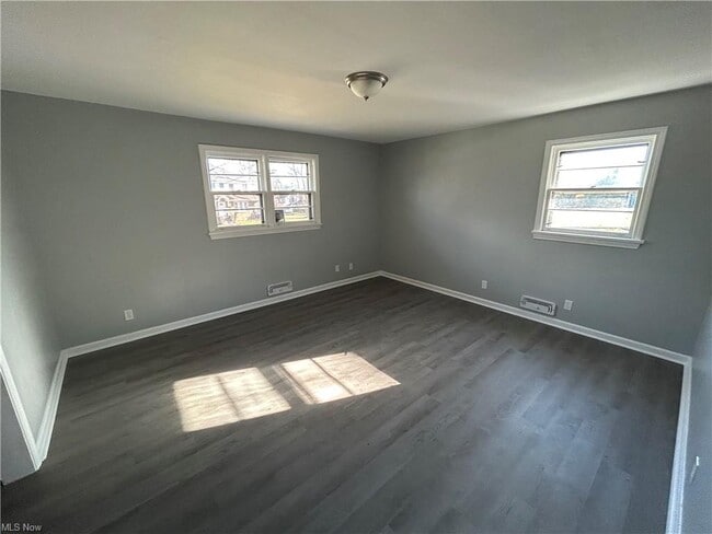 Building Photo - 2540 Elm St