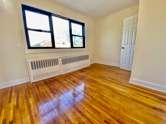 Building Photo - 200 Beacon Hill Dr